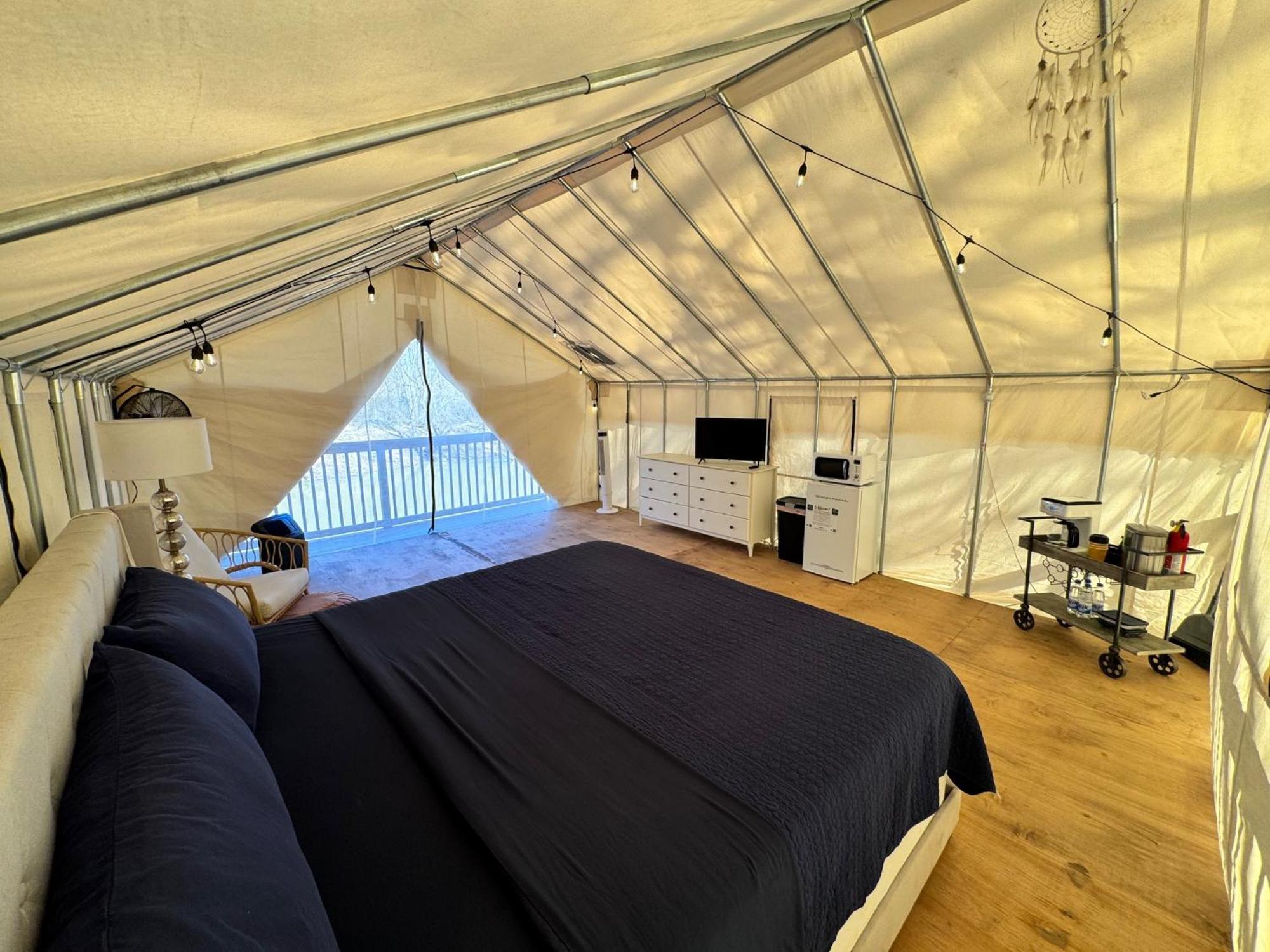 River Front Hallowed Horse Glamp Tent 2 *